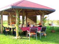 Grillpavillon am Gartenteich