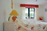 Schlafzimmer mit Doppelbett